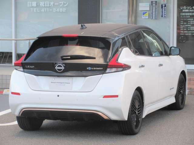 リーフ Ｘ　Ｖセレクション　９０周年記念車　インテリキー　レーンキープ　踏み間違い防止（2枚目）