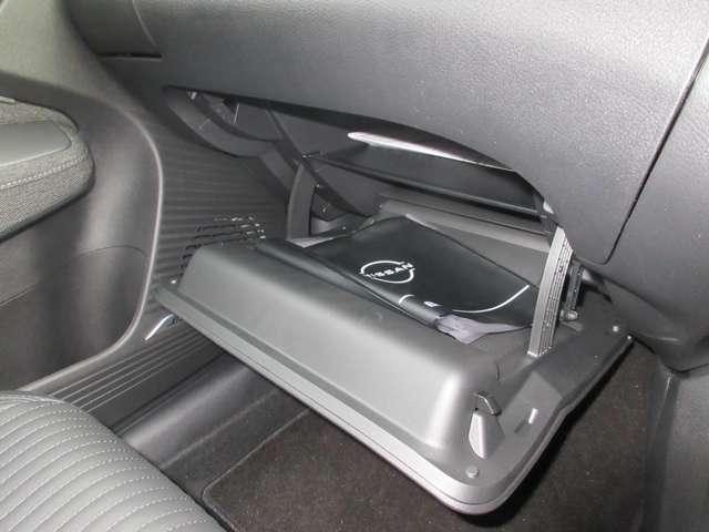 オーラ 1.2 G レザーエディション ワンオーナ 追突防止 クルコン 本革 LED 盗難防止 記録簿 バックモニター ETC メモリーナビゲーション AW キーレスエントリー オートエアコン ABS パワーウィンドウ サイドカメラ(16枚目)