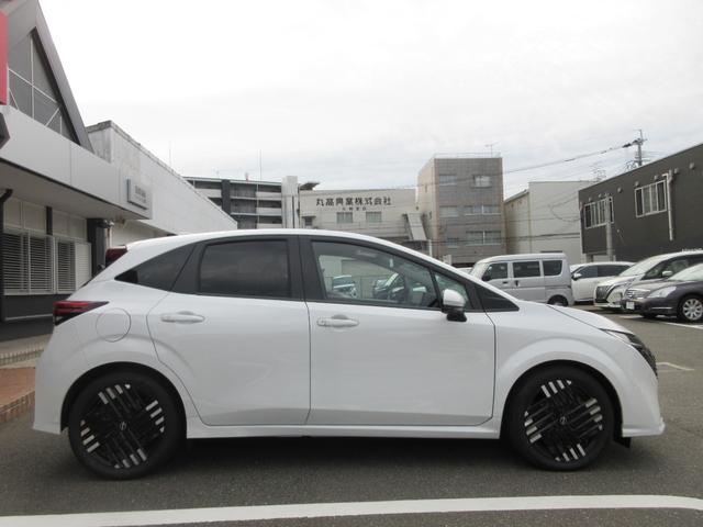 オーラ 1.2 G レザーエディション ワンオーナ 追突防止 クルコン 本革 LED 盗難防止 記録簿 バックモニター ETC メモリーナビゲーション AW キーレスエントリー オートエアコン ABS パワーウィンドウ サイドカメラ(28枚目)