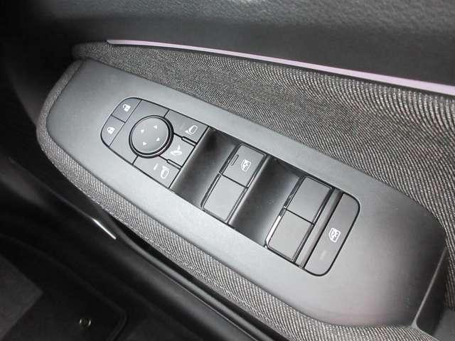 オーラ 1.2 G レザーエディション ワンオーナ 追突防止 レーダークルーズ 本革 車線逸脱警報装置 LED 盗難防止 記録簿 バックモニター インテリジェントキー メモリーナビゲーション カーナビ AW キーレスエントリー ABS(17枚目)