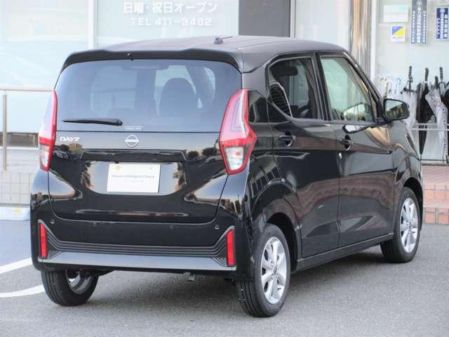 デイズ 660 X 9インチナビ・社用車UP アラウンドM 踏み間違え防止 スマートキー バックカメラ 1オーナー レーンキープ アイドリングストップ キーレス フルオートエアコン ナビTV WAB 記録簿 運転席エアバック サイドエアバッグ(2枚目)