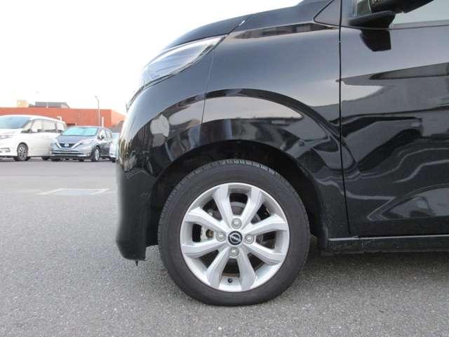 デイズ 660 X 9インチナビ・社用車UP アラウンドM 踏み間違え防止 スマートキー バックカメラ 1オーナー レーンキープ アイドリングストップ キーレス フルオートエアコン ナビTV WAB 記録簿 運転席エアバック サイドエアバッグ(25枚目)