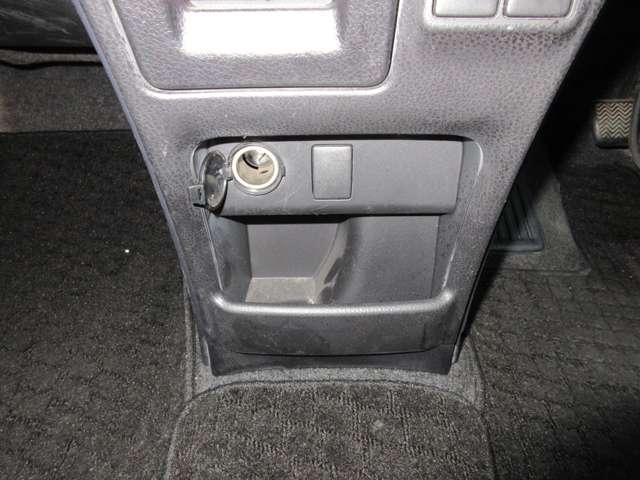 ヴォクシー 2.0 ZS 両電動スライドドア 盗難防止システム オートエアコン ダブルエアバッグ ドライブレコーダー ETC LEDヘッドライト キーレスエントリー ワンセグ メモリーナビ ナビTV PW パワーステアリング(17枚目)