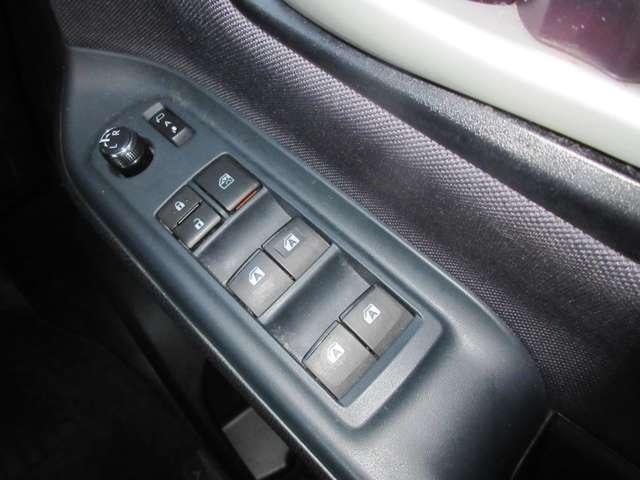 ヴォクシー 2.0 ZS 両電動スライドドア 盗難防止システム オートエアコン ダブルエアバッグ ドライブレコーダー ETC LEDヘッドライト キーレスエントリー ワンセグ メモリーナビ ナビTV PW パワーステアリング(18枚目)