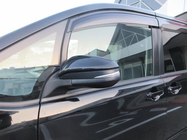 ヴォクシー 2.0 ZS 両電動スライドドア 盗難防止システム オートエアコン ダブルエアバッグ ドライブレコーダー ETC LEDヘッドライト キーレスエントリー ワンセグ メモリーナビ ナビTV PW パワーステアリング(26枚目)