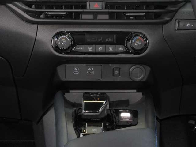 ノート 1.2 AUTECH クロスオーバー スマートキ 踏み間違い衝突防止アシスト 360°カメラ LDA LEDヘッドランプ バックカメラ フルオートエアコン アルミホイール メモリーナビ ABS ETC 盗難防止システム 1オーナー(8枚目)