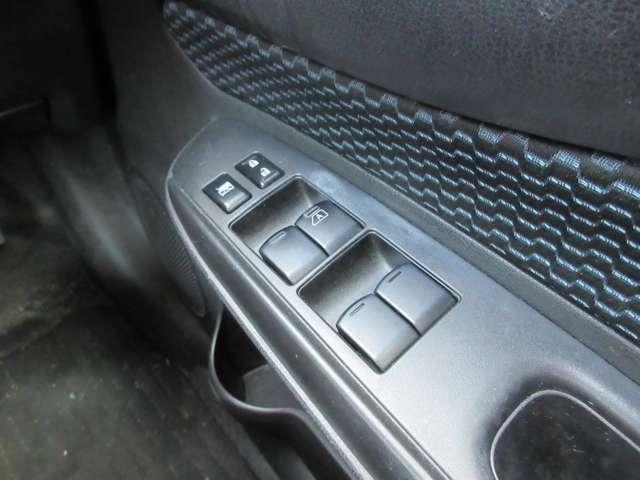 ノート １．２　Ｘ　ＤＩＧ－Ｓ　エマージェンシブレーキ　アイドリングストップ機能　左右エアバック　イモビ　ＡＡＣ　スマキー　バックカメラ付き　ＥＴＣ　整備記録簿　パワーウィンドウ　ドライブレコーダー　ＡＢＳ　キーフリー　１オーナー（18枚目）