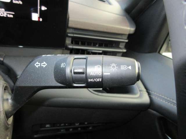 セレナ 2.0 ハイウェイスターV W電動スライド レーダークルコン レーンアシスト LEDランプ ワンオーナー車 盗難防止システム カーテンエアバッグ アルミホイール キーフリー 記録簿 エアコン ABS パワーウィンドウ(12枚目)