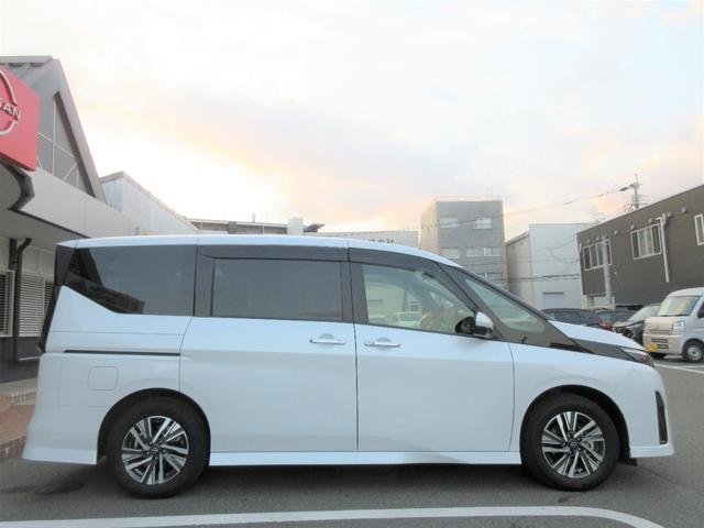 セレナ 2.0 ハイウェイスターV W電動スライド レーダークルコン レーンアシスト LEDランプ ワンオーナー車 盗難防止システム カーテンエアバッグ アルミホイール キーフリー 記録簿 エアコン ABS パワーウィンドウ(26枚目)