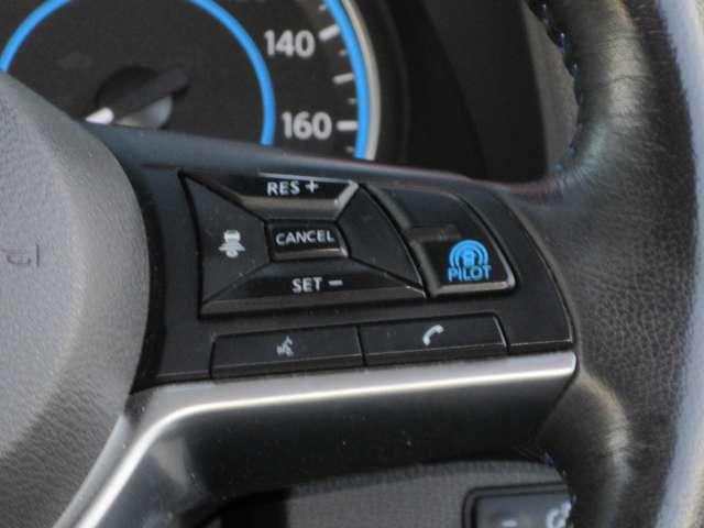 リーフ Ｘ　Ｖセレクション　レーダークルコン　３６０°カメラ　踏み間違い防止装置　ＬＥＤランプ　セキュリティ　１オーナー　ＥＴＣ　インテリキー　レーンキープアシスト　サイドエアバッグ　パワーウィンドウ　ＡＢＳ　メモリ－ナビ　ＡＷ（11枚目）