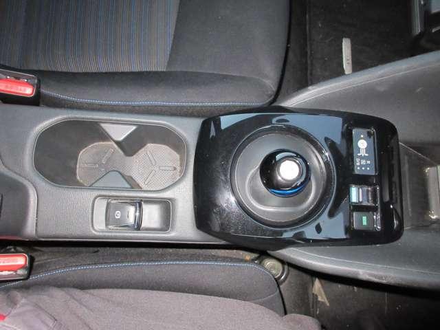 リーフ Ｘ　Ｖセレクション　レーダークルコン　３６０°カメラ　踏み間違い防止装置　ＬＥＤランプ　セキュリティ　１オーナー　ＥＴＣ　インテリキー　レーンキープアシスト　サイドエアバッグ　パワーウィンドウ　ＡＢＳ　メモリ－ナビ　ＡＷ（15枚目）