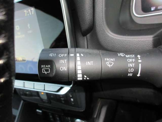 リーフ Ｘ　Ｖセレクション　レーダークルコン　３６０°カメラ　踏み間違い防止装置　ＬＥＤランプ　セキュリティ　１オーナー　ＥＴＣ　インテリキー　レーンキープアシスト　サイドエアバッグ　パワーウィンドウ　ＡＢＳ　メモリ－ナビ　ＡＷ（19枚目）