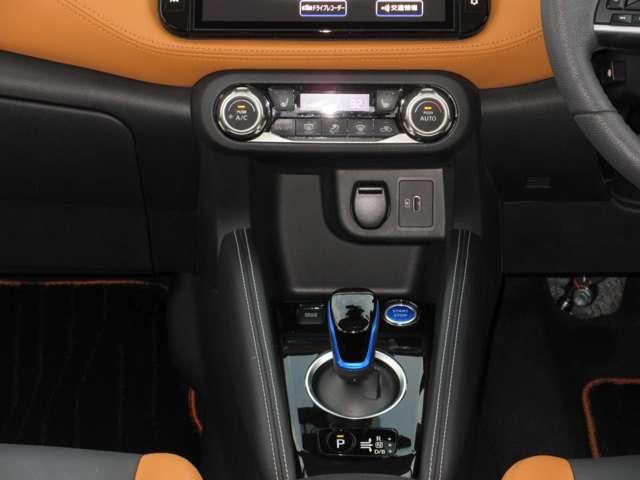 キックス １．２　Ｘ　ツートーン　インテリアエディション　オートクルーズ　エマージェンシーＢ　セキュリティ　アラウンドモニター　Ｒカメラ　ＬＥＤ　ワンオーナ　エアコン　ドラレコ　スマートキー　記録簿　ＥＴＣ　メモリーナビ　サイドエアバック　ＡＷ　キーレス（8枚目）