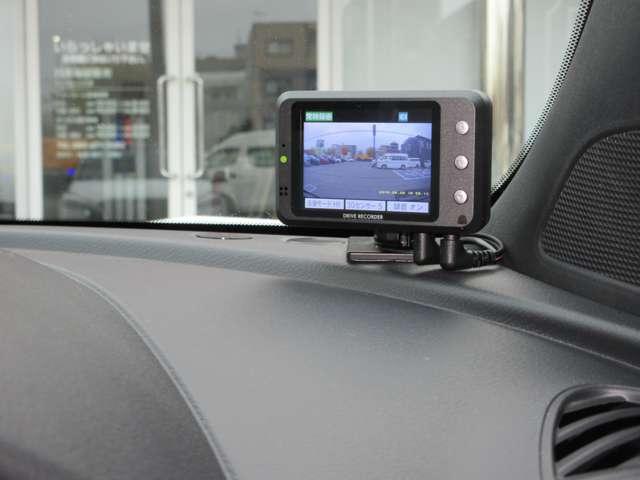 キックス １．２　Ｘ　ツートーン　インテリアエディション　オートクルーズ　エマージェンシーＢ　セキュリティ　アラウンドモニター　Ｒカメラ　ＬＥＤ　ワンオーナ　エアコン　ドラレコ　スマートキー　記録簿　ＥＴＣ　メモリーナビ　サイドエアバック　ＡＷ　キーレス（14枚目）