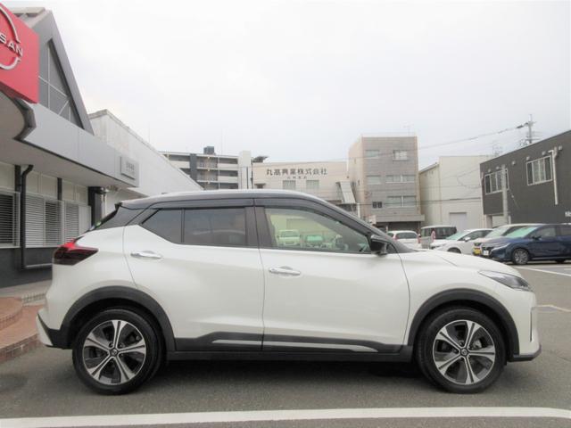 キックス １．２　Ｘ　ツートーン　インテリアエディション　オートクルーズ　エマージェンシーＢ　セキュリティ　アラウンドモニター　Ｒカメラ　ＬＥＤ　ワンオーナ　エアコン　ドラレコ　スマートキー　記録簿　ＥＴＣ　メモリーナビ　サイドエアバック　ＡＷ　キーレス（22枚目）