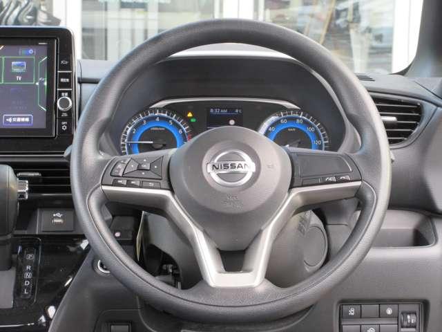 �X�e�A�����O�X�C�b�`���ځI�n���h���ЂƂŎ�𗣂��Ȃ��Ă��^�]�����������炳�Ȃ��Ă����삪�o���ĕ֗��ł�