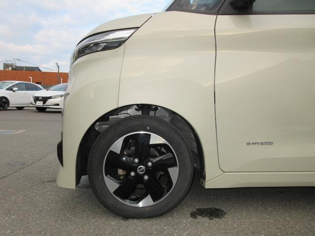 �����̃A���~�z�C�[���́A�����ڂ����łȂ��ϋv������萫�ɂ��D��ăf�U�C��������܂ɍ��킹�������̍����z�C�[���ł���