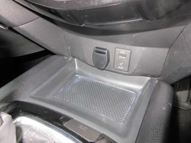 エクストレイル ２．０　２０Ｓ　Ｖセレクション　２列車　４ＷＤ　オールモード４×４　クルコン　メモリーナビ　盗難防止システム　ワンオーナー　ＥＴＣ　ＡＢＳ　パワーステアリング　アルミホイール　ドラレコ　エアバッグ　全周囲カメラ　アイドリングストップ　Ｓキー（17枚目）