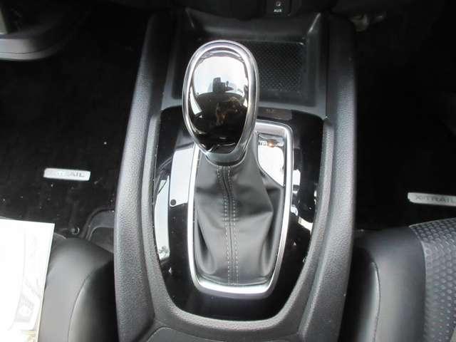 エクストレイル ２．０　２０Ｓ　Ｖセレクション　２列車　４ＷＤ　オールモード４×４　クルコン　メモリーナビ　盗難防止システム　ワンオーナー　ＥＴＣ　ＡＢＳ　パワーステアリング　アルミホイール　ドラレコ　エアバッグ　全周囲カメラ　アイドリングストップ　Ｓキー（19枚目）