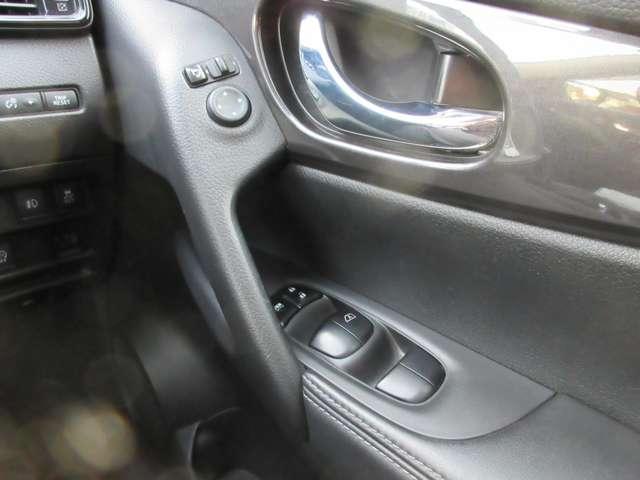 エクストレイル ２．０　２０Ｓ　Ｖセレクション　２列車　４ＷＤ　オールモード４×４　クルコン　メモリーナビ　盗難防止システム　ワンオーナー　ＥＴＣ　ＡＢＳ　パワーステアリング　アルミホイール　ドラレコ　エアバッグ　全周囲カメラ　アイドリングストップ　Ｓキー（20枚目）