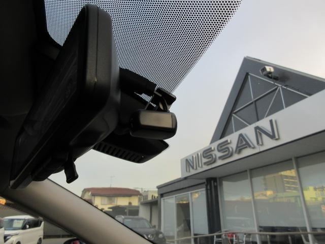 エクストレイル ２．０　２０Ｓ　Ｖセレクション　２列車　４ＷＤ　オールモード４×４　クルコン　メモリーナビ　盗難防止システム　ワンオーナー　ＥＴＣ　ＡＢＳ　パワーステアリング　アルミホイール　ドラレコ　エアバッグ　全周囲カメラ　アイドリングストップ　Ｓキー（24枚目）