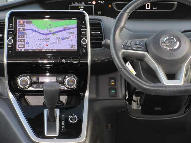セレナ ２．０　ハイウェイスター　ＶセレクションＩＩ　全周囲モニタ　インテリキー　ＬＥＤライト　ＥＴＣ車載器　オートクルーズコントロール　サイドエアバッグ　記録簿　ドライブレコーダー　メモリ－ナビ　アルミ　ＴＶナビ　エアバック　ＡＢＳ　Ｗエアバッグ（5枚目）