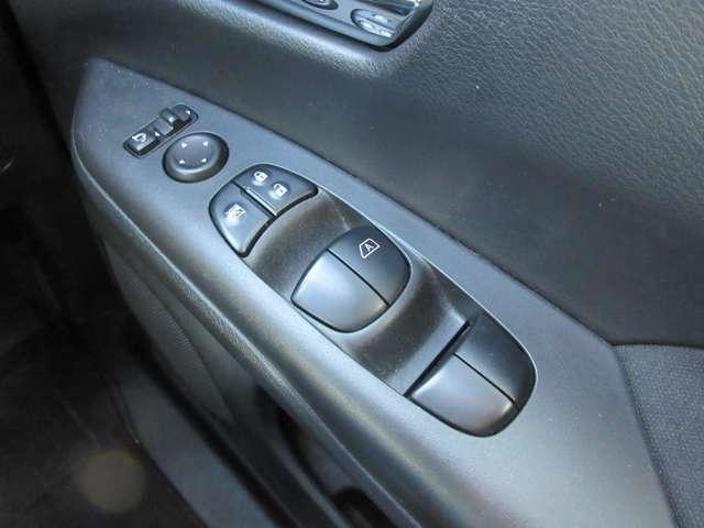 セレナ ２．０　ハイウェイスター　ＶセレクションＩＩ　全周囲モニタ　インテリキー　ＬＥＤライト　ＥＴＣ車載器　オートクルーズコントロール　サイドエアバッグ　記録簿　ドライブレコーダー　メモリ－ナビ　アルミ　ＴＶナビ　エアバック　ＡＢＳ　Ｗエアバッグ（20枚目）