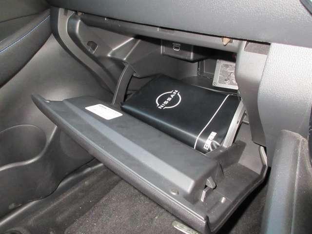 �O���[�u�{�b�N�X�ł��I�㉺�ɃX�y�[�X������A�Ԍ��؂⏬�������[�\�ł�