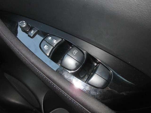 �S�ȃp���[�E�B���h�E�ƂȂ��Ă��܂��B�^�]�Ȃ̓I�[�g�ɂȂ��Ă���̂Ń����^�b�`�J���邱�Ƃ��o���܂��B