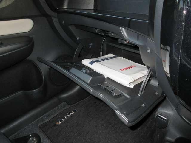 ノート １．２　ｅ－ＰＯＷＥＲ　Ｘ　３６０°カメラ　記録簿付　運転席助手席エアバック　レーンキープ　ＡＵＴＯエアコン　１オーナー　ナビＴＶ　運転席エアバッグ　キーレスエントリー　ドラレコ　ＥＴＣ車載器　パワーウィンドウ　パワステ　ＡＢＳ（14枚目）