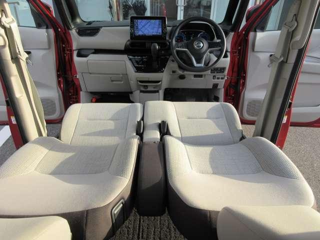 �������肵���^�]�Ȏ���ɂ̓i�r��G�A�R���̑���p�l����ݒu���Ă���܂��̂ŁA����l�ł̉^�]�ł������S�ł��܂��B