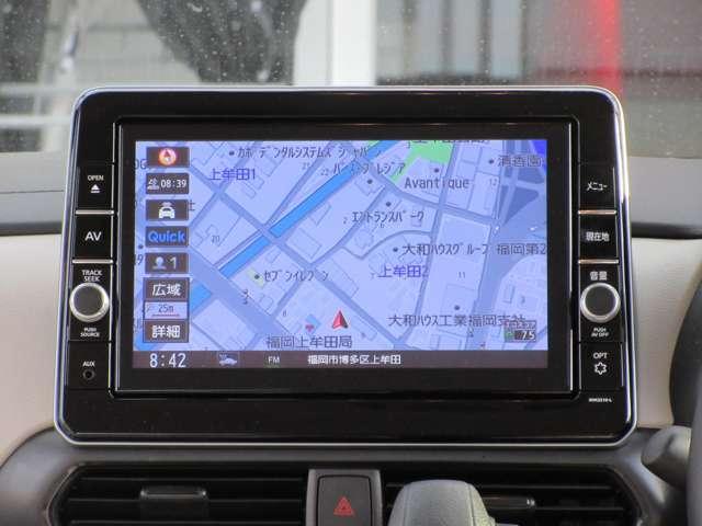 ���Y�����̃������[�i�r�t���ł��B�m��Ȃ��ꏊ�ɂ��o�����̍ۂɂ͔��Ɋ��􂵂܂��B�a�����������������𓋍ڂ��Ă���܂��̂ŁA�^�]���ł��n���Y�t���[�ɂĒʘb���s�����Ƃ��ł��܂��B