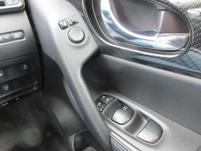 �S�ȃp���[�E�B���h�E�ƂȂ��Ă��܂��B�^�]�Ȃ̓I�[�g�ɂȂ��Ă���̂Ń����^�b�`�J���邱�Ƃ��o���܂��B