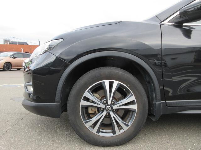 �����̃A���~�z�C�[���́A�����ڂ����łȂ��ϋv������萫�ɂ��D��ăf�U�C��������܂ɍ��킹�������̍����z�C�[���ł���