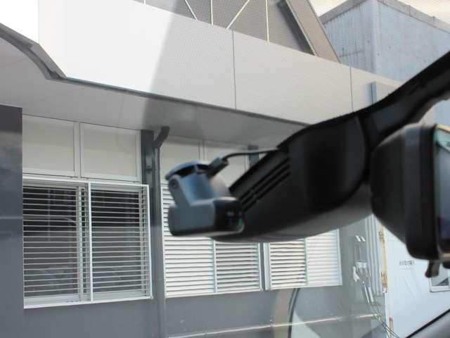 ���Y�����h���C�u���R�[�_�[���t���Ă���܂��I�^�]���̘^����s���Ă���܂��̂ŁA������̂Ƃ��ɖ��ɗ����Ă���܂���I