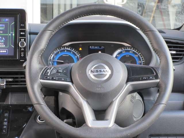 �X�e�A�����O�X�C�b�`���ځI�n���h���ЂƂŎ�𗣂��Ȃ��Ă��^�]�����������炳�Ȃ��Ă����삪�o���ĕ֗��ł�