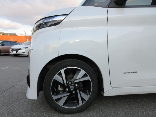 �����̃A���~�z�C�[���́A�����ڂ����łȂ��ϋv������萫�ɂ��D��ăf�U�C��������܂ɍ��킹�������̍����z�C�[���ł���