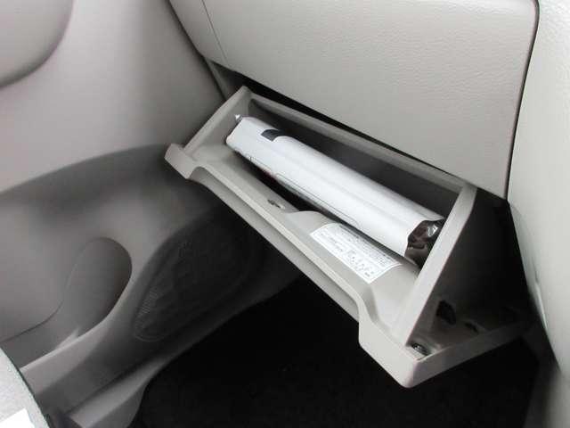 �O���[�u�{�b�N�X�ł��I�㉺�ɃX�y�[�X������A�Ԍ��؂⏬�������[�\�ł�