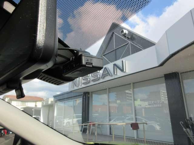 ���Y�����h���C�u���R�[�_�[���t���Ă���܂��I�^�]���̘^����s���Ă���܂��̂ŁA������̂Ƃ��ɖ��ɗ����Ă���܂���I