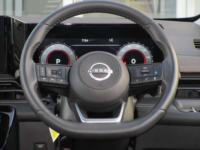 セレナ ２．０　ハイウェイスターＶ　メモリーナビ・後席モニター・アランドビュ　地上デジタル　ＬＫＡ　追従クルーズ　アイドリングＳ　スマートキー＆プッシュスタート　両側自動ドア　ＬＥＤヘッドライト　３列シート　Ｂカメラ　ワンオーナー（9枚目）