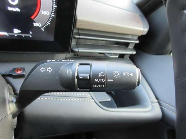 セレナ ２．０　ハイウェイスターＶ　メモリーナビ・後席モニター・アランドビュ　地上デジタル　ＬＫＡ　追従クルーズ　アイドリングＳ　スマートキー＆プッシュスタート　両側自動ドア　ＬＥＤヘッドライト　３列シート　Ｂカメラ　ワンオーナー（23枚目）