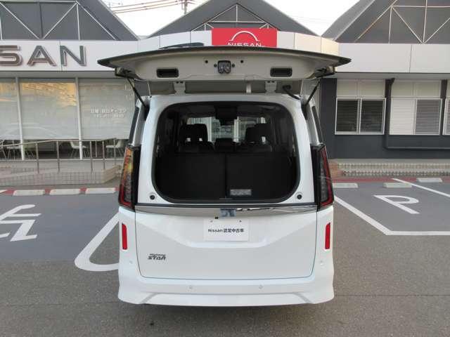 セレナ ２．０　ハイウェイスターＶ　メモリーナビ・後席モニター・アランドビュ　地上デジタル　ＬＫＡ　追従クルーズ　アイドリングＳ　スマートキー＆プッシュスタート　両側自動ドア　ＬＥＤヘッドライト　３列シート　Ｂカメラ　ワンオーナー（44枚目）