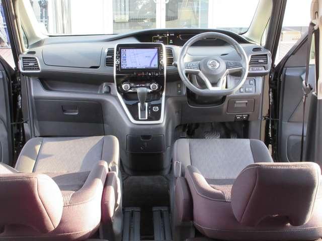 �������肵���^�]�Ȏ���ɂ̓i�r��G�A�R���̑���p�l����ݒu���Ă���܂��̂ŁA����l�ł̉^�]�ł������S�ł��܂��B