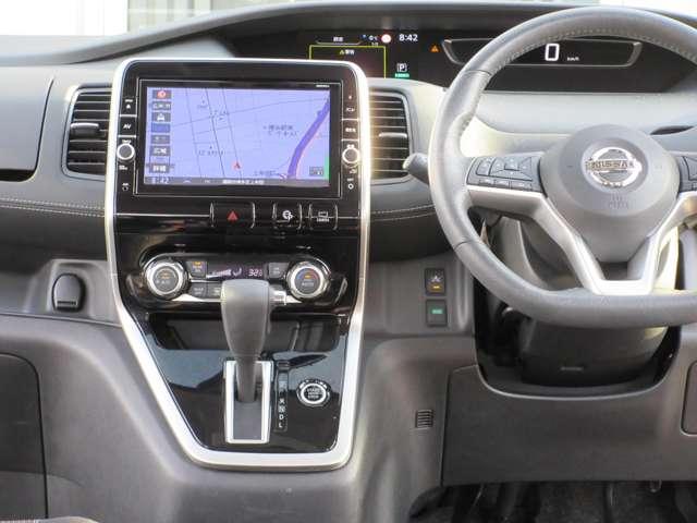 �������肵���^�]�Ȏ���ɂ̓i�r��G�A�R���̑���p�l����ݒu���Ă���܂��̂ŁA����l�ł̉^�]�ł������S�ł��܂��B