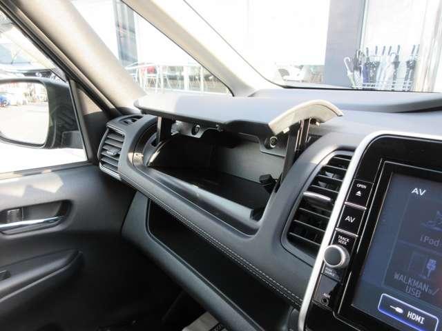 �O���[�u�{�b�N�X�ł��I�㉺�ɃX�y�[�X������A�Ԍ��؂⏬�������[�\�ł�