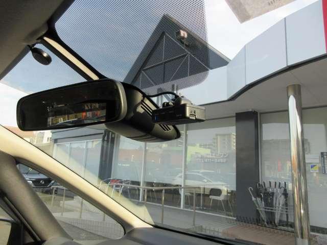 ���Y�����h���C�u���R�[�_�[���t���Ă���܂��I�^�]���̘^����s���Ă���܂��̂ŁA������̂Ƃ��ɖ��ɗ����Ă���܂���I