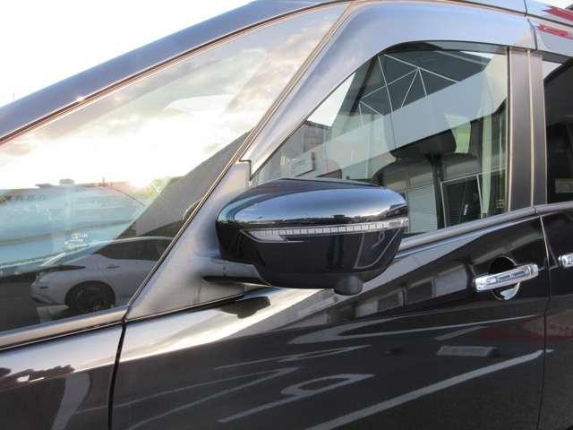 �E�B���J�[�h�A�~���[�����C�g�̓_�łőΌ��ԁA���s�҂ȂǂɋȂ��邱�Ƃ�m�点�邱�Ƃ��ł���̂ň��S�E���S�ɂȂ���܂��ˁ�