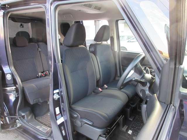 �N�b�V�������\�������A���悭�̂��z�[���h���Ă����t�����g�V�[�g�Ȃ̂ŁA�������Ƃ����^�]���y����Œ����܂��B