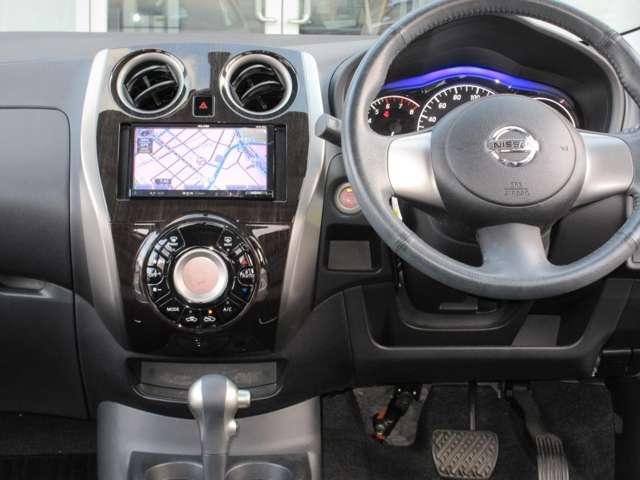 ノート １．２　アクシス　社外メモリーナビ・地デジＴＶ・バックカメラ　アイスト　スマキー　ナビＴＶ　１オーナー　ＥＴＣ　パワーウィンドウ　地デジ　ＡＡＣ　Ｂカメラ（4枚目）