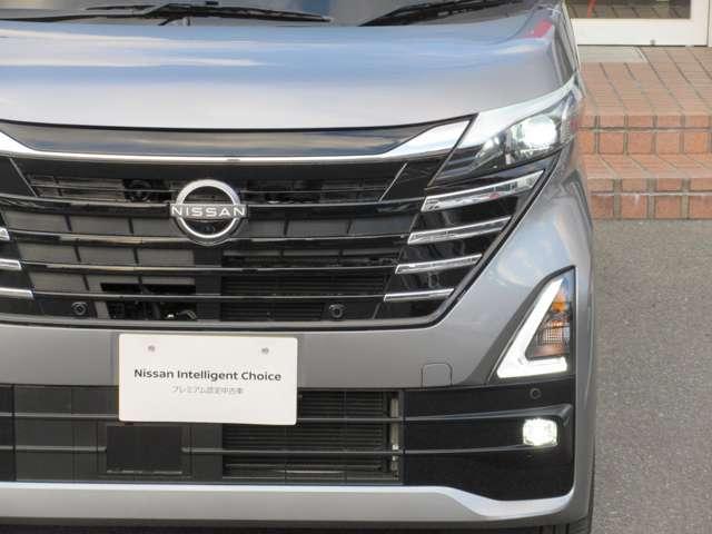 �w�b�h���C�g�ɉ����āA�t�H�O�����v�����ڂ��Ă���܂��̂ŁA�R���𑖂�ۂ����E���m�ۂ��₷���ł��I